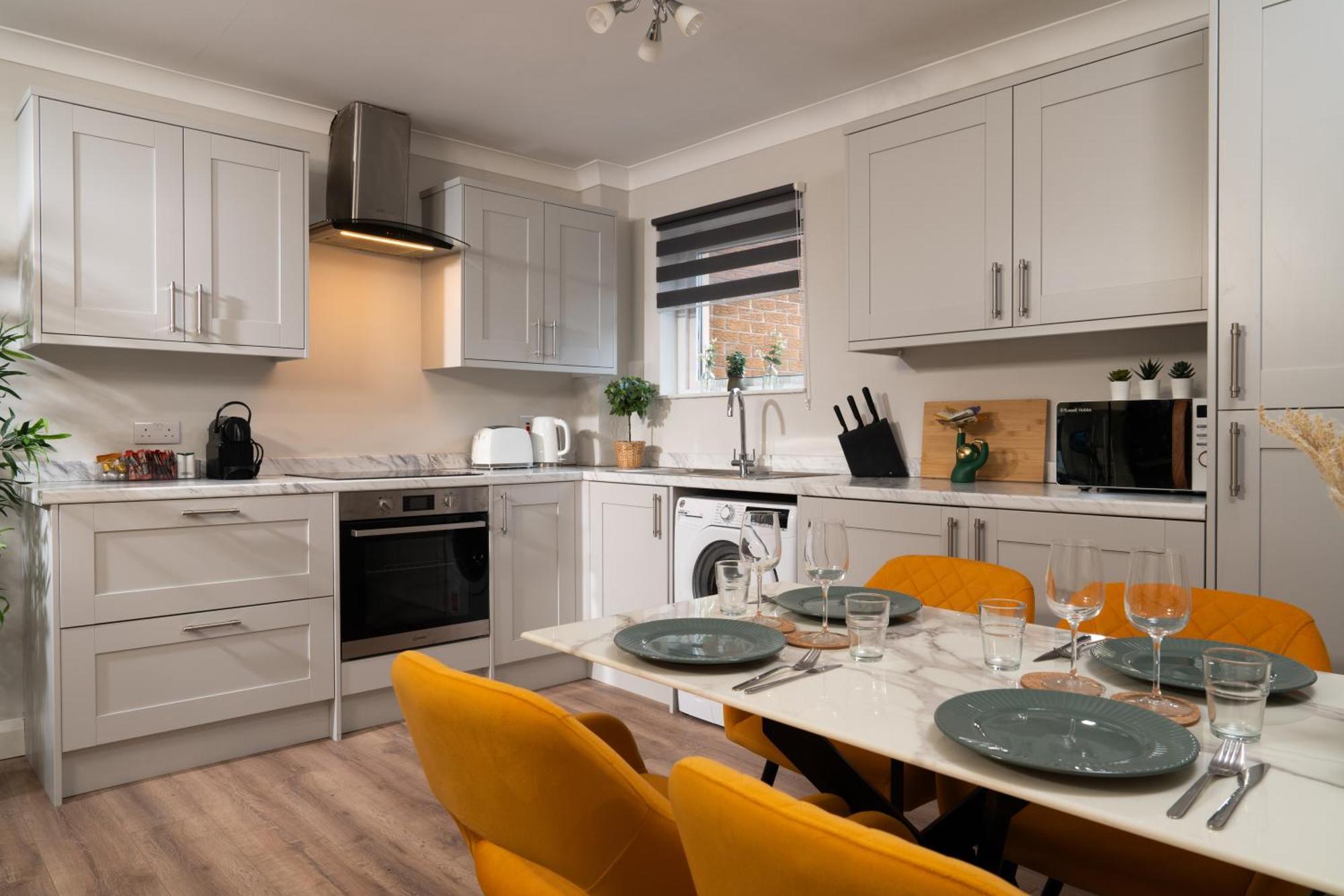 Centre 2 Bed Hidden Gem Free Parking Apartment